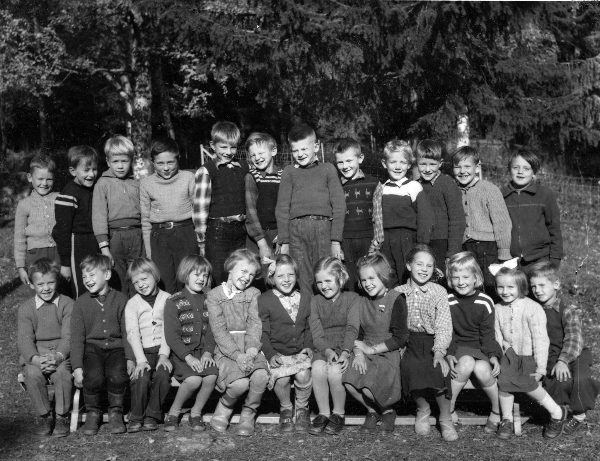 Havsnäs skola klass 1-2 1956-57.jpg
